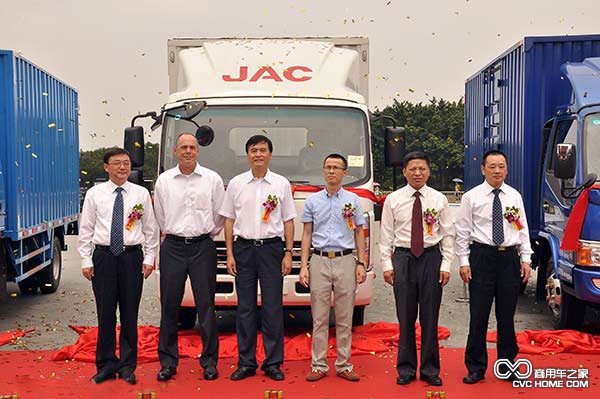 領導合影 商用車之家訊