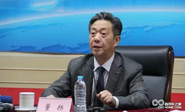中國汽車工業協會常務副會長兼秘書長董揚出席發布會，并就行業熱點問題回答了記者的提問。