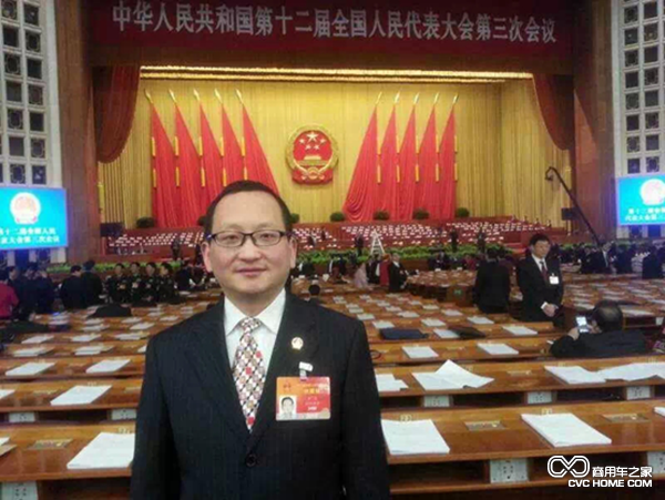 法士特曹晶在“全國兩會”提交了哪些建議？