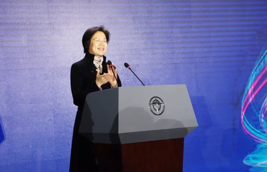 咸陽市委副書記、市長衛華主持下線儀式